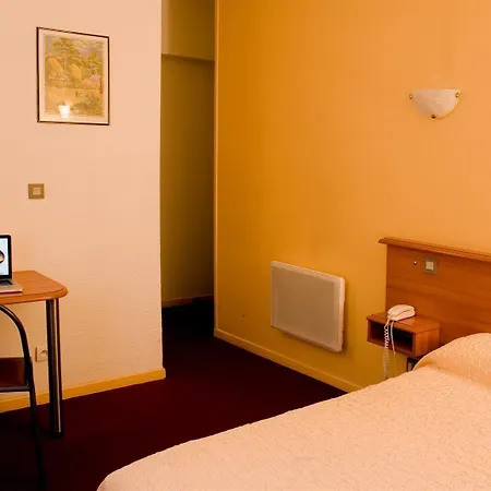 De L'opera فندق 2*