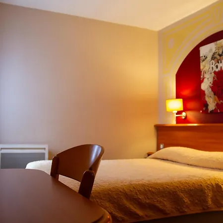 De L'opera Hotel 2*