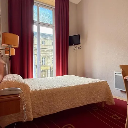 De L'opera Hotel 2*