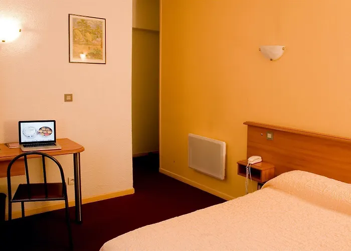 De L'opera Hotell 2*