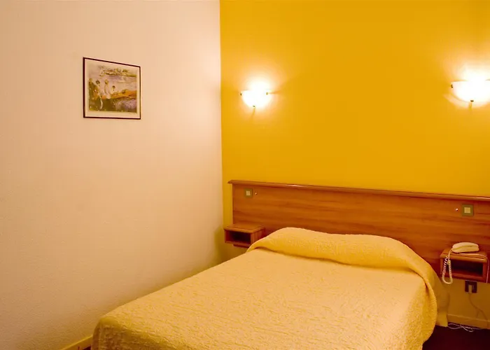 De L'opera Hotell 2*