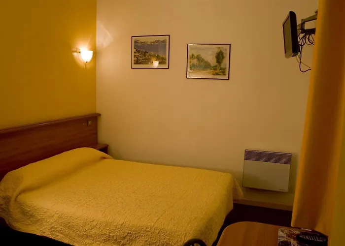 De L'opera Hotell 2*